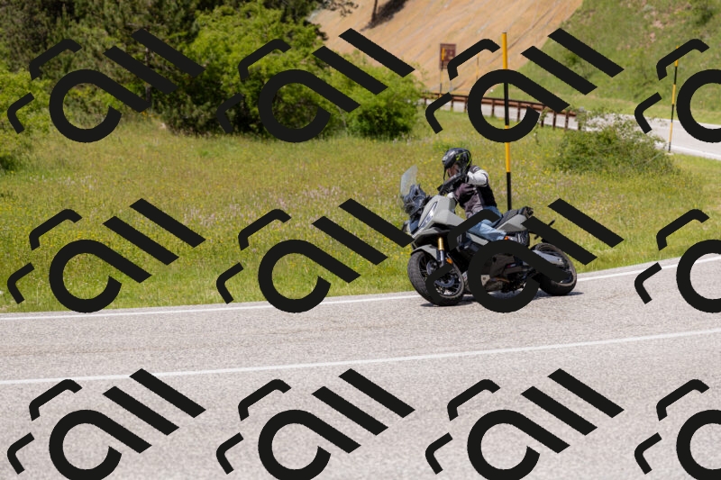 202506071436-_04A0063_c3_