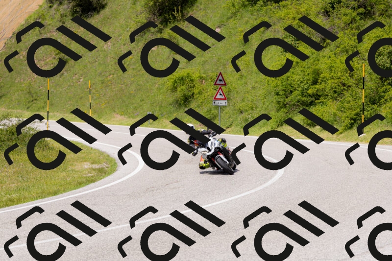 202506071438-_04A0067_c3_