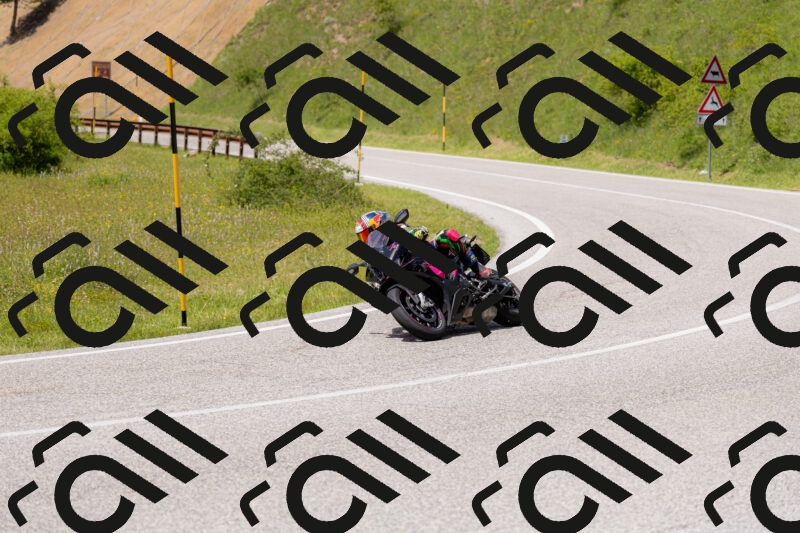 202506071438-_04A0072_c3_