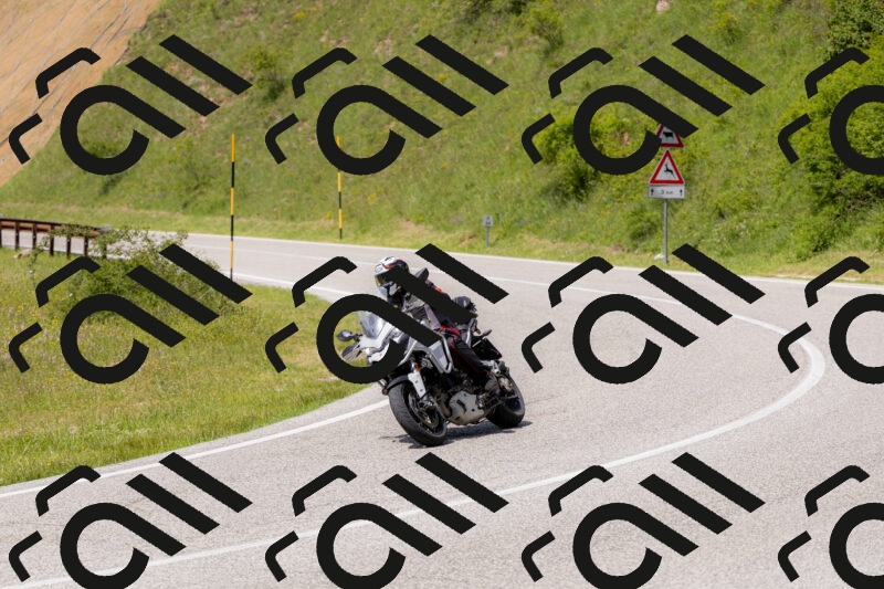 202506071442-_04A0095_c3_