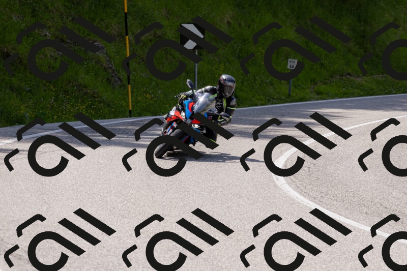 202506071450-_04A0130_c3_