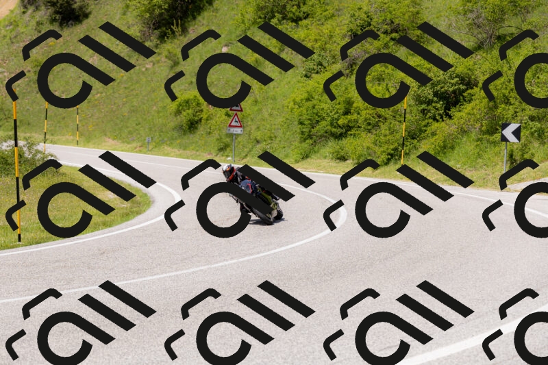 202506071456-_04A0165_c3_