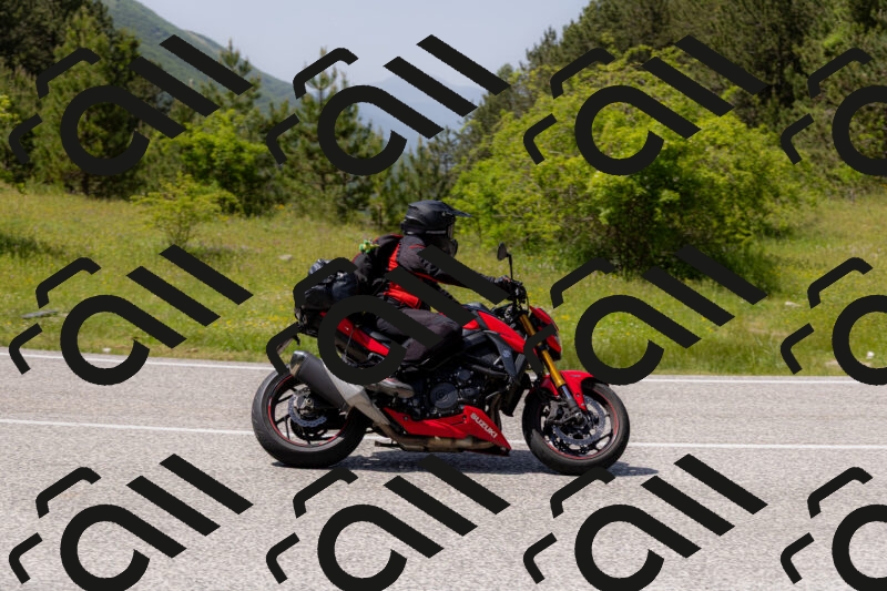 202506071456-_04A0172_c3_