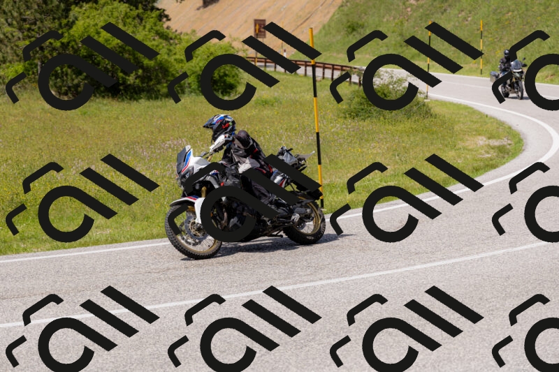 202506071457-_04A0183_c3_