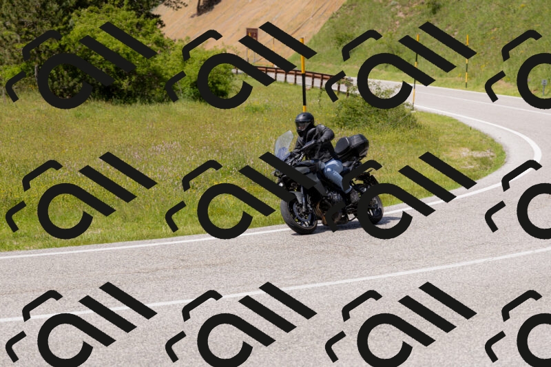 202506071457-_04A0185_c3_