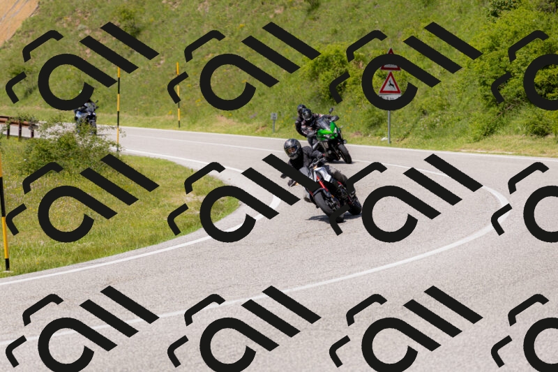 202506071502-_04A0189_c3_