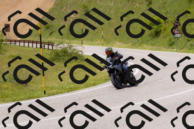 202506071502-_04A0194_c3_