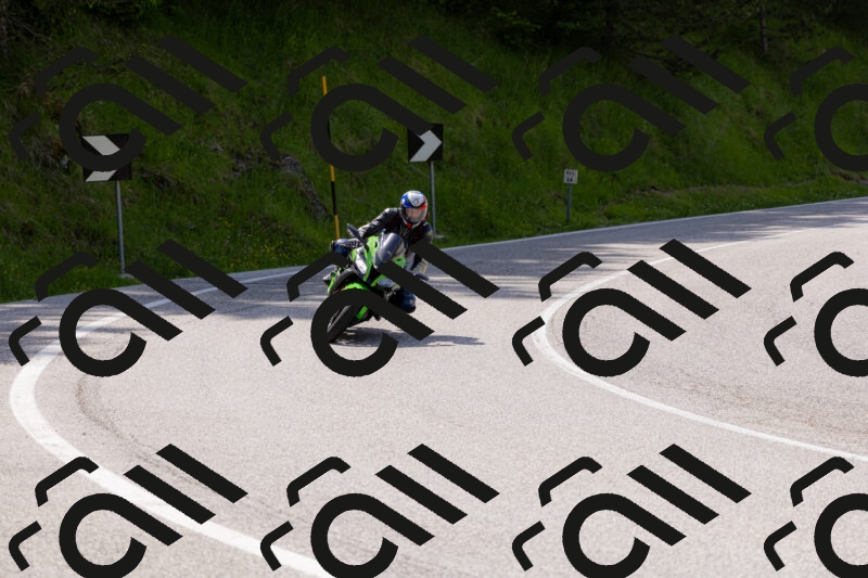 202506071505-_04A0196_c3_