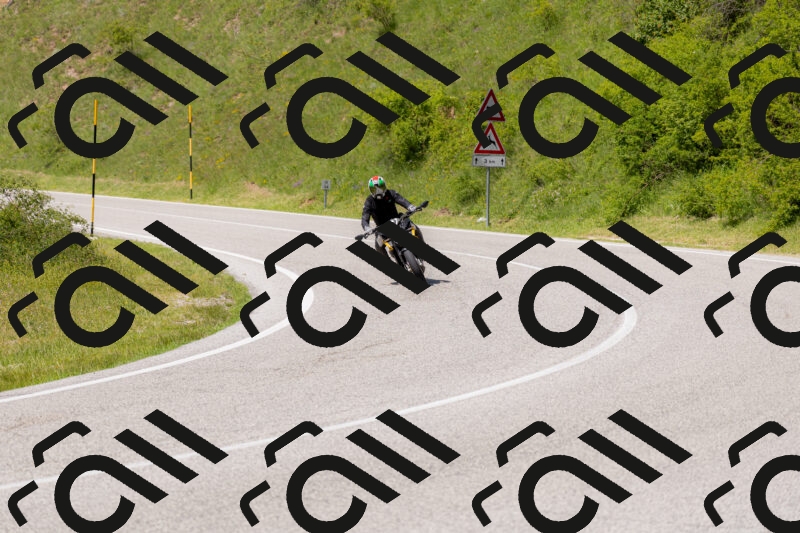 202506071507-_04A0210_c3_