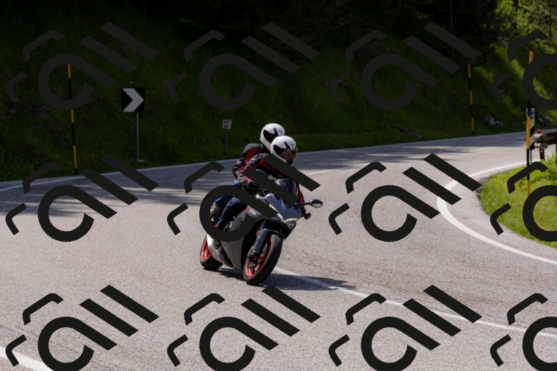 202506071509-_04A0218_c3_