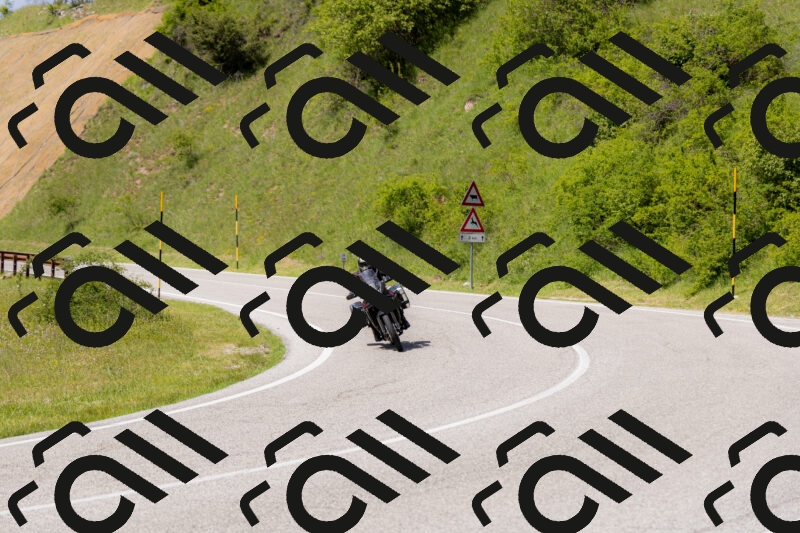 202506071512-_04A0252_c3_