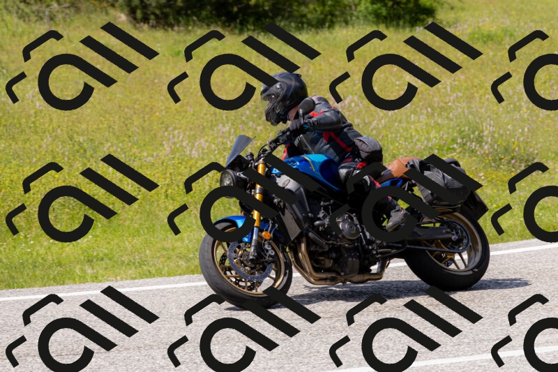 202506071518-_04A0263_c3_