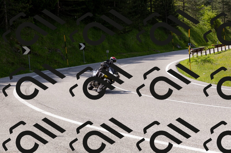 202506071525-_04A0275_c3_