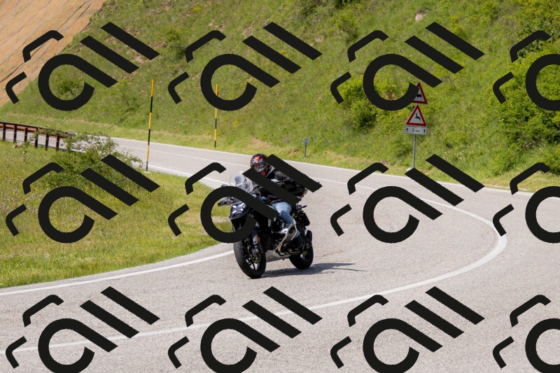 202506071528-_04A0281_c3_