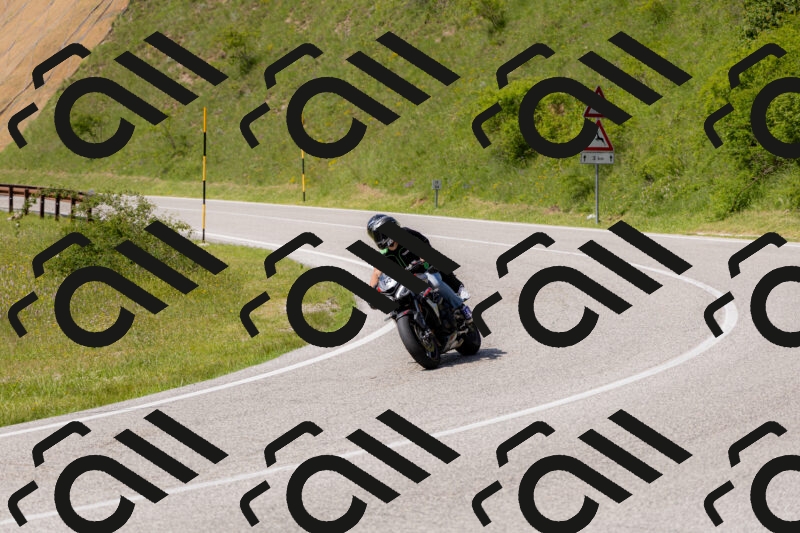 202506071532-_04A0300_c3_