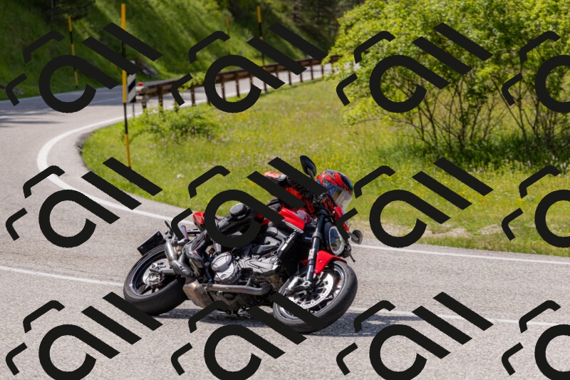 202506071534-_04A0306_c3_