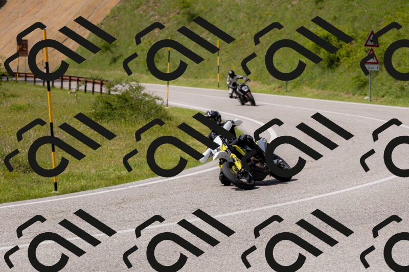 202506071536-_04A0320_c3_