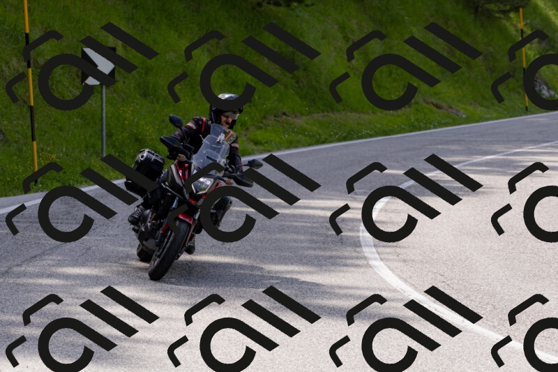 202506071540-_04A0324_c3_