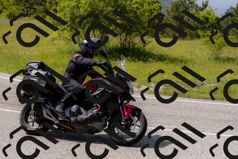 202506071540-_04A0325_c3_