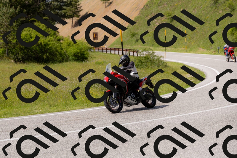 202506071542-_04A0329_c3_