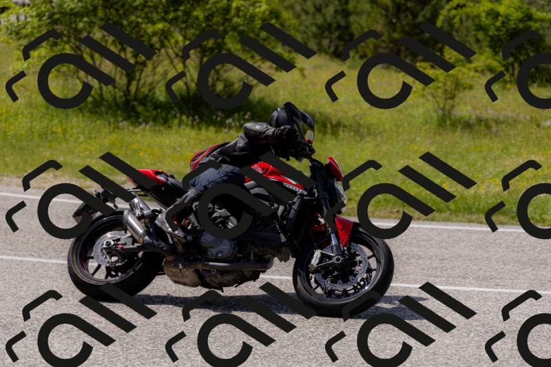 202506071546-_04A0338_c3_