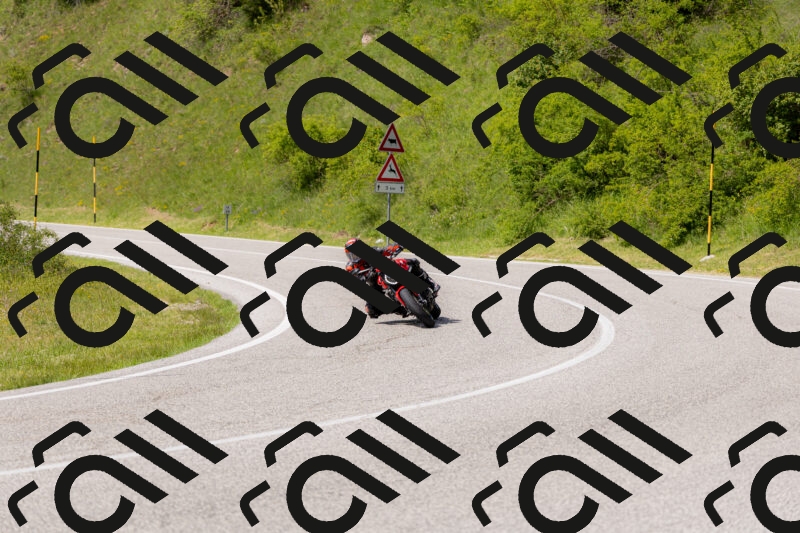 202506071547-_04A0348_c3_