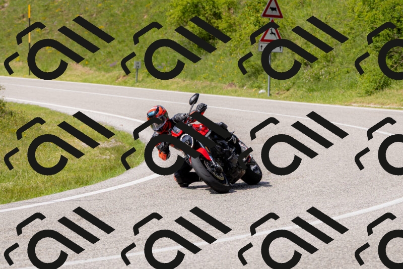 202506071547-_04A0349_c3_