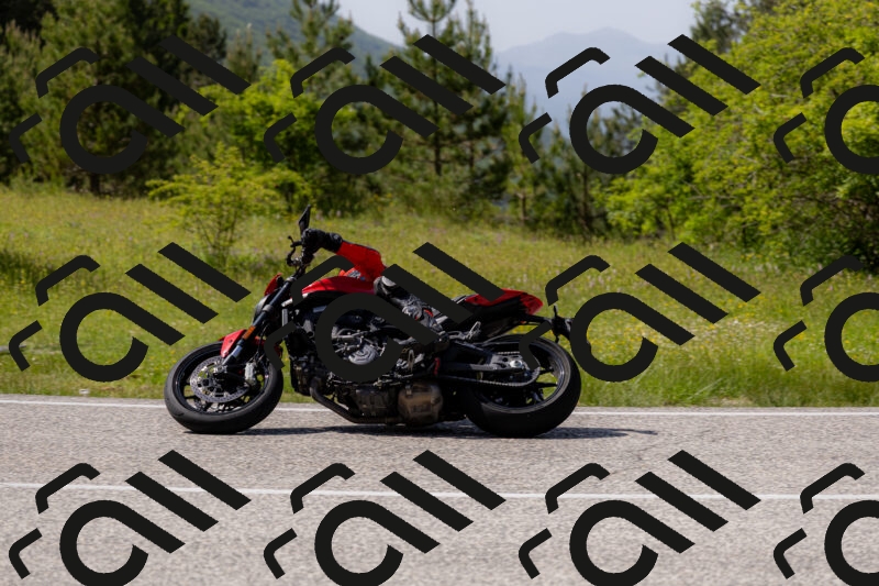 202506071547-_04A0352_c3_