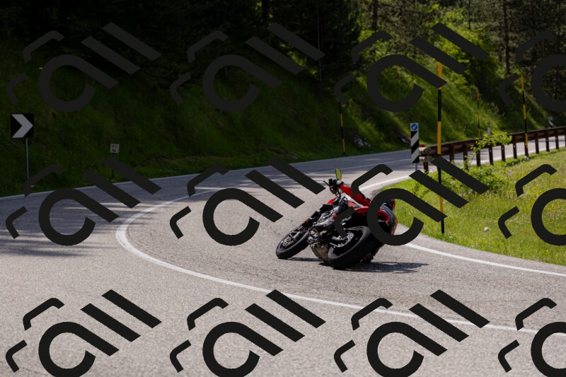 202506071547-_04A0354_c3_