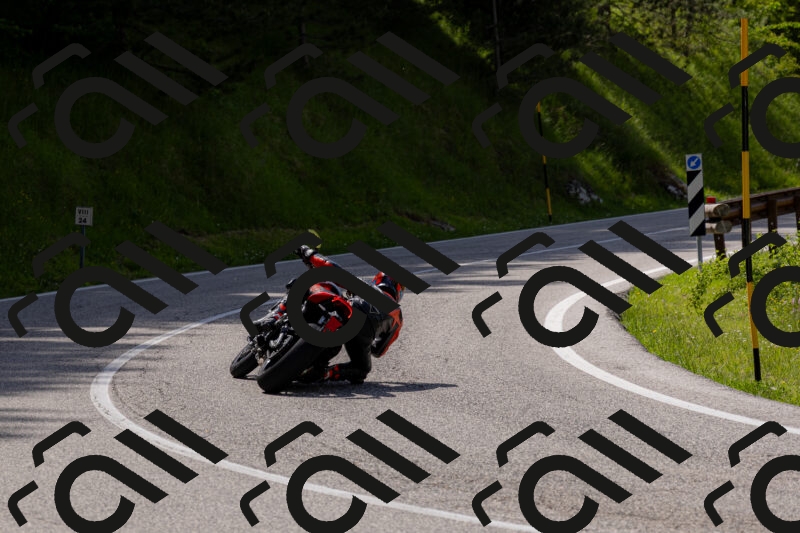 202506071547-_04A0355_c3_