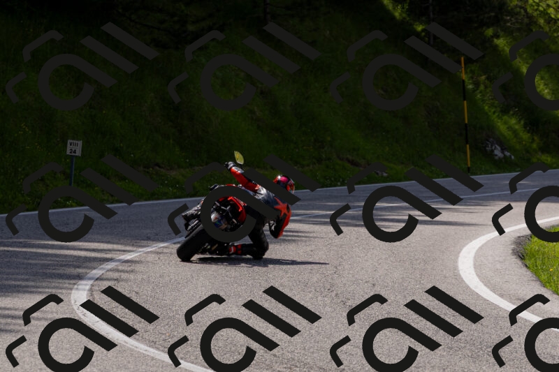 202506071547-_04A0356_c3_