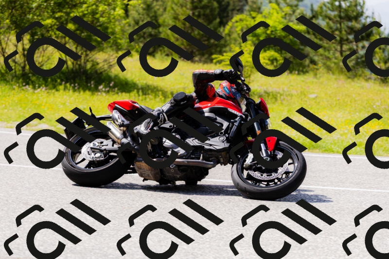 202506071548-_04A0366_c3_