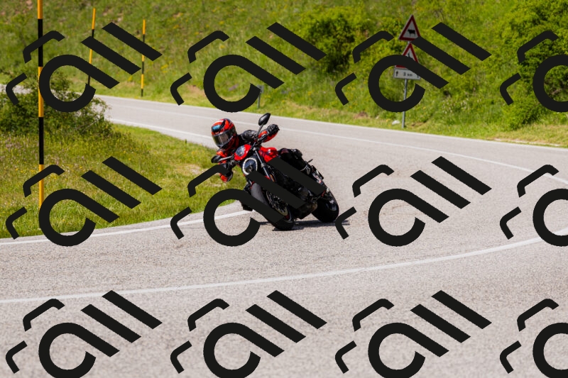 202506071548-_04A0375_c3_