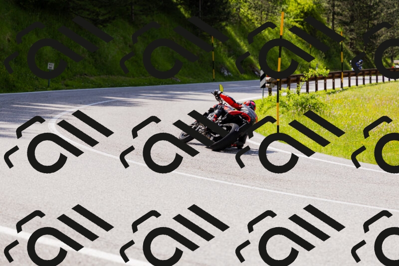 202506071548-_04A0380_c3_