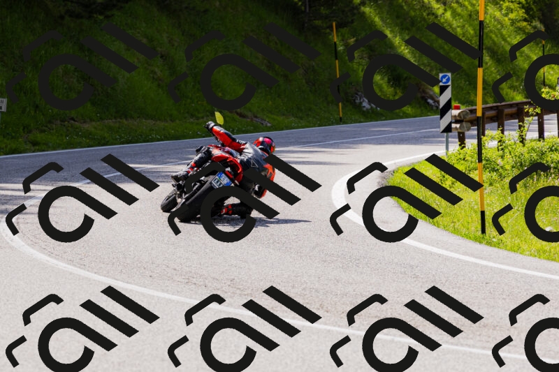 202506071548-_04A0381_c3_