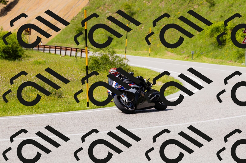 202506071551-_04A0415_c3_