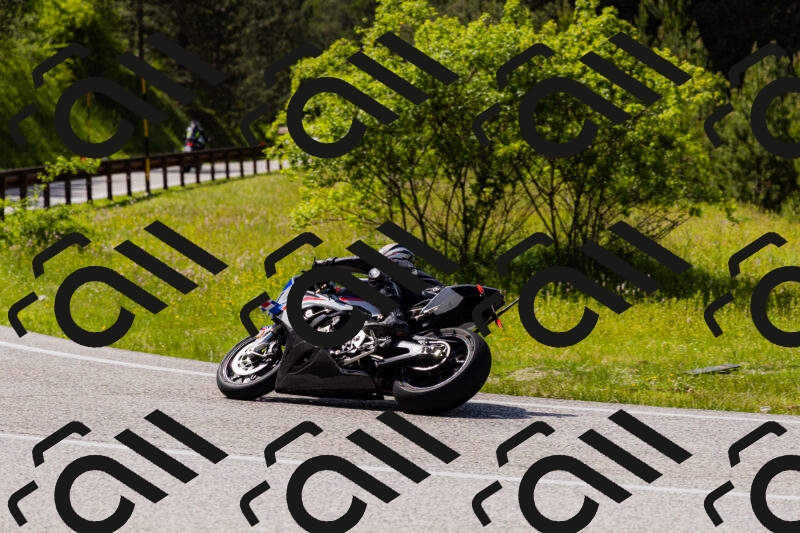 202506071551-_04A0418_c3_