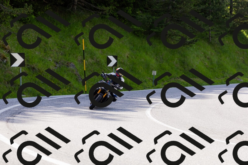 202506071551-_04A0424_c3_