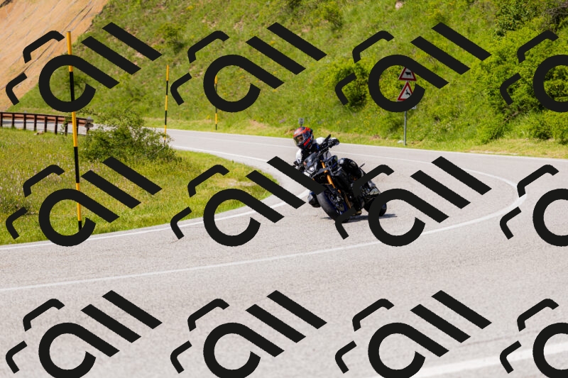 202506071552-_04A0430_c3_