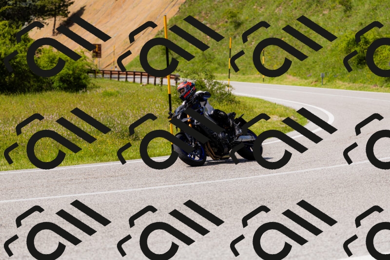 202506071552-_04A0431_c3_