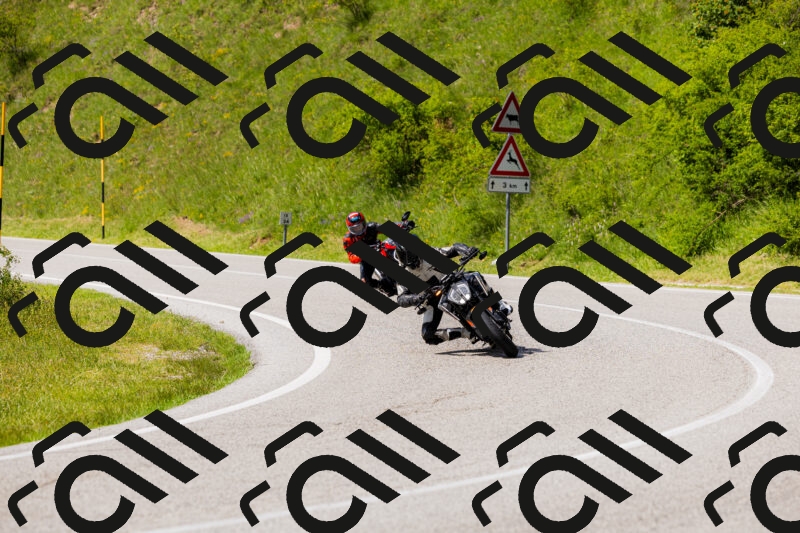 202506071554-_04A0437_c3_