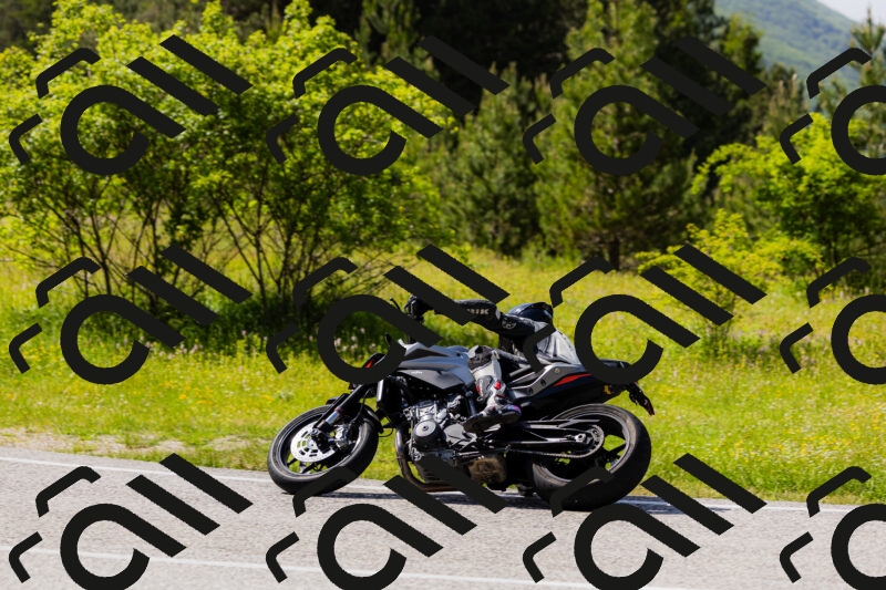 202506071554-_04A0442_c3_