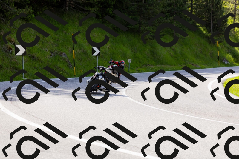 202506071555-_04A0454_c3_