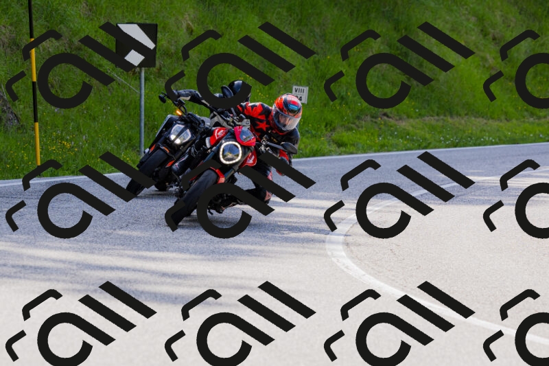 202506071557-_04A0476_c3_