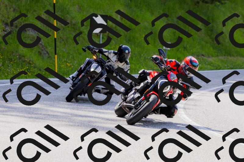 202506071557-_04A0477_c3_