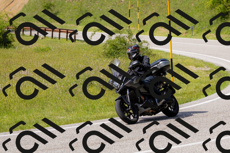 202506071558-_04A0487_c3_