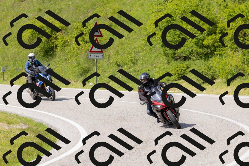 202506071558-_04A0495_c3_