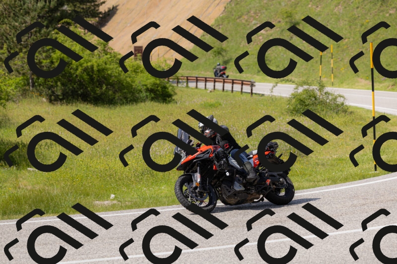 202506071558-_04A0498_c3_