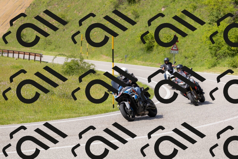 202506071558-_04A0500_c3_