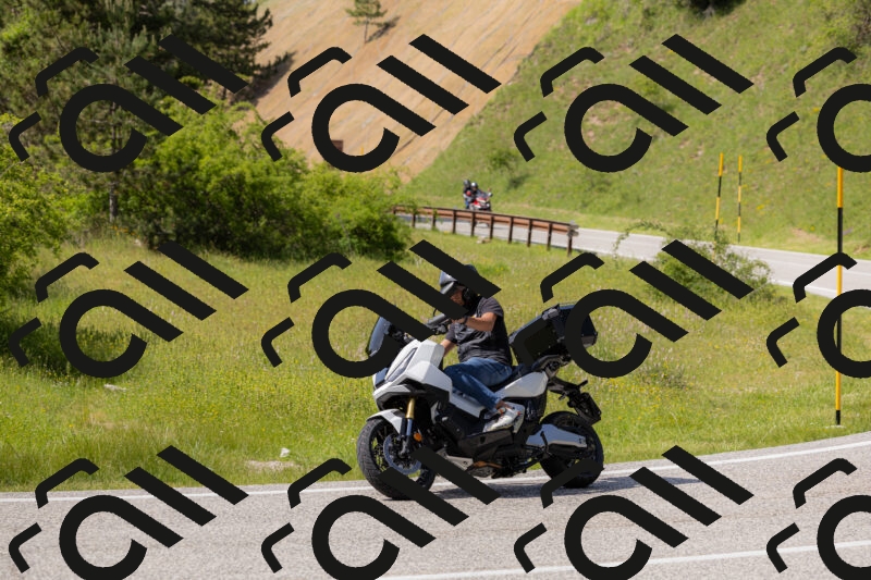 202506071559-_04A0502_c3_